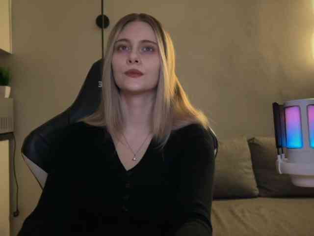 HeyRina webcam