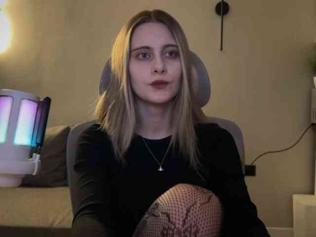 HeyRina webcam