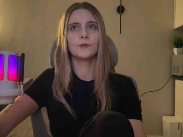 HeyRina webcam