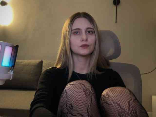 HeyRina webcam