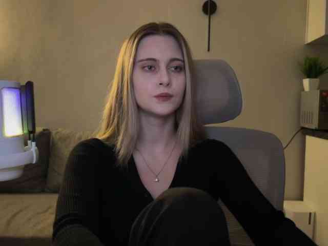 HeyRina webcam