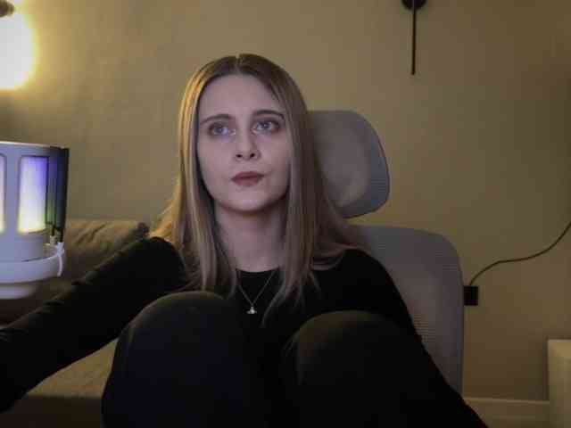 HeyRina webcam