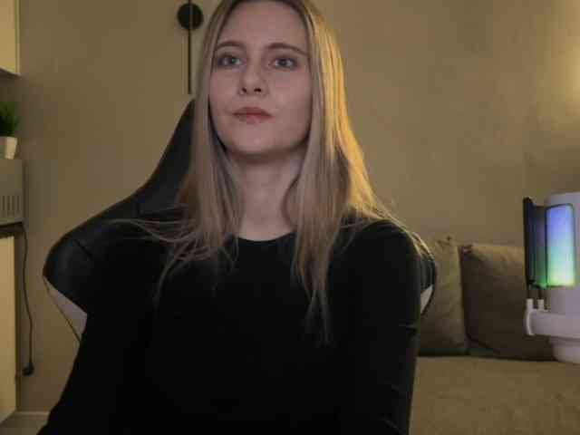 HeyRina webcam