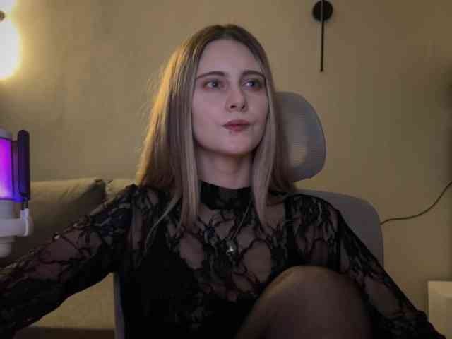 HeyRina webcam