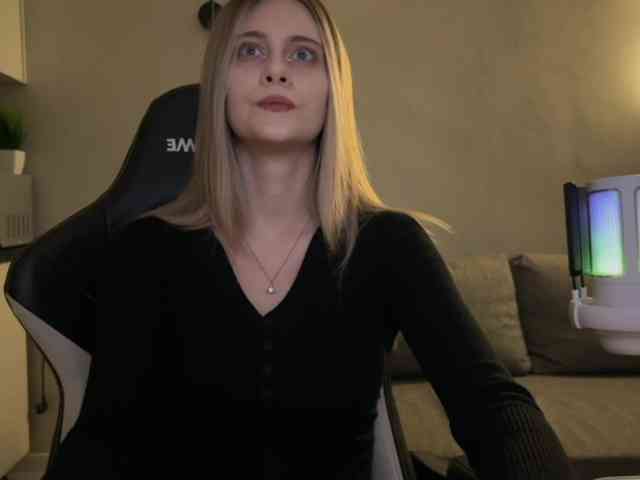 HeyRina webcam