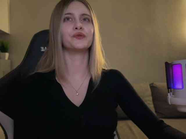 HeyRina webcam