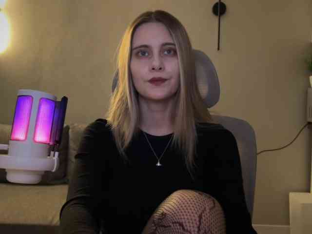 HeyRina webcam