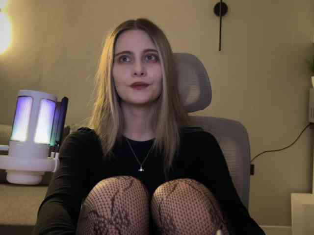 HeyRina webcam
