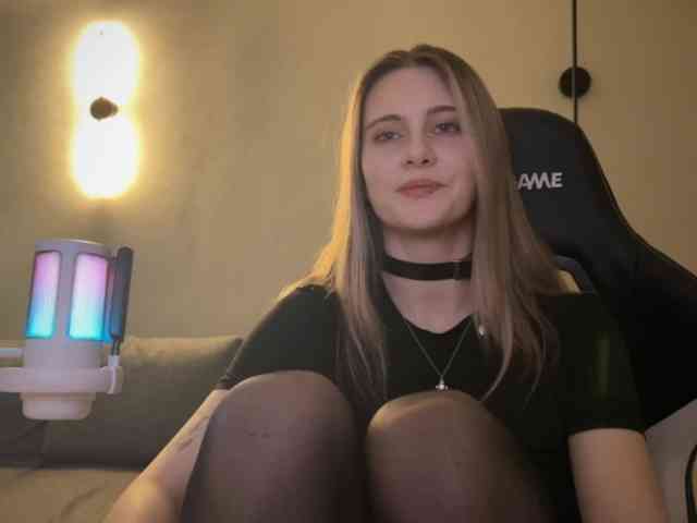 HeyRina webcam