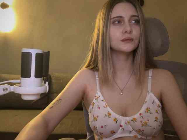 HeyRina webcam