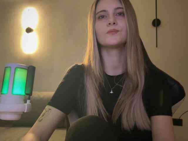 HeyRina Live Webcam on BongaCams