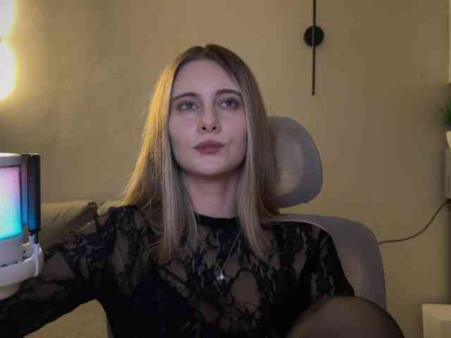 HeyRina webcam