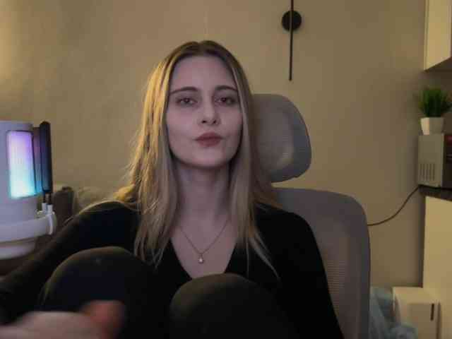 HeyRina webcam