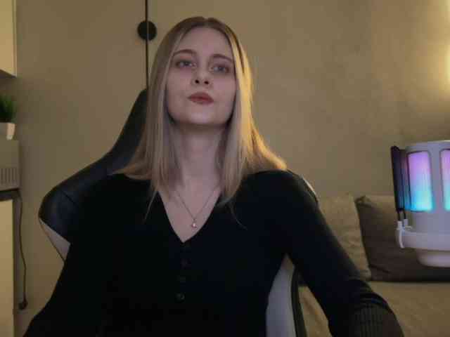 HeyRina webcam