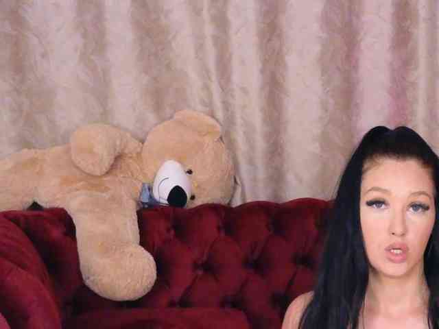 MeganMoroe webcam