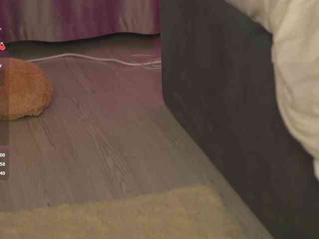 MeganMoroe webcam