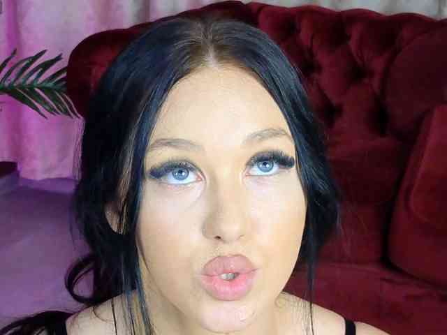 MeganMoroe webcam