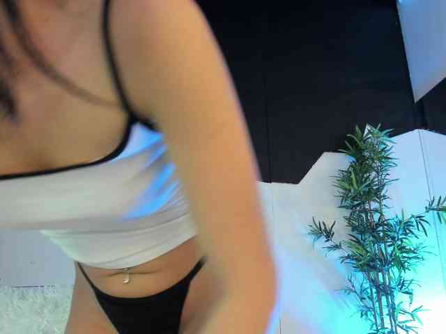 Модель: AmberCarterr