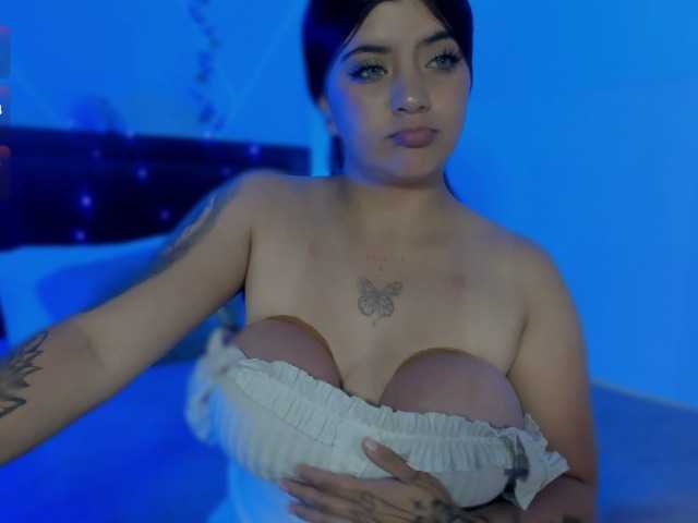 alexa-espinoza's BongaCams show and profile