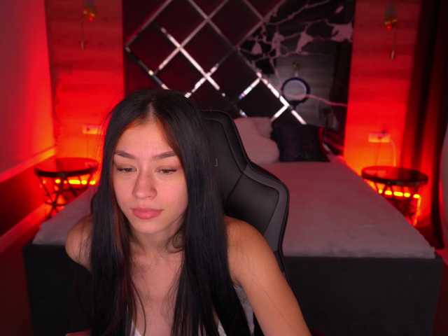 Wild FataleNellie from BongaCams gets her body penetrated in public! FataleNellie from BongaCams