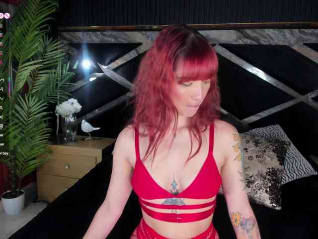 DaniiRed webcam