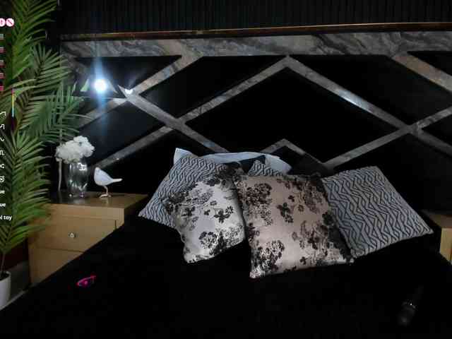 DaniiRed webcam