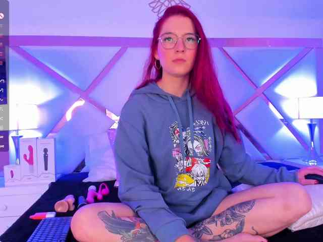 DaniiRed webcam