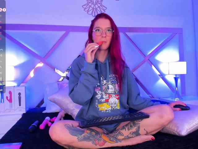 DaniiRed webcam