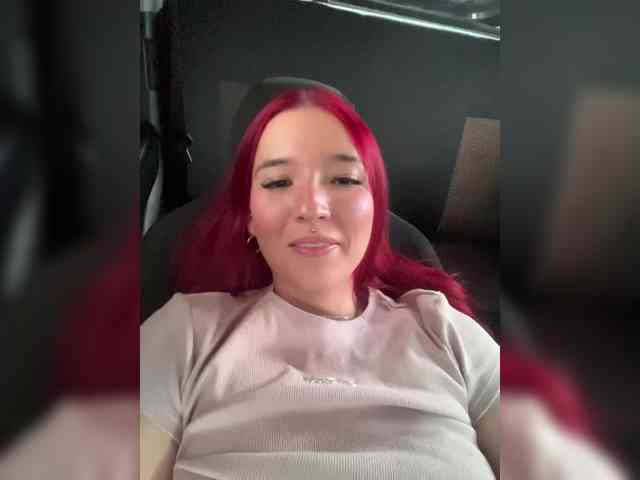 DaniiRed webcam