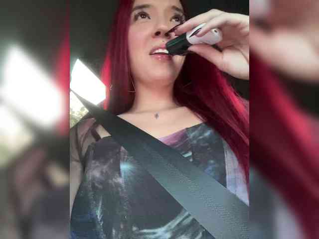 DaniiRed webcam