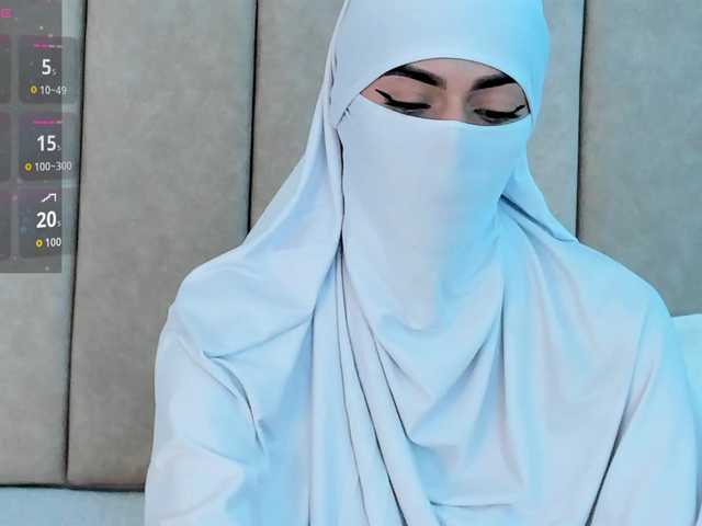 zahiira's BongaCams show and profile