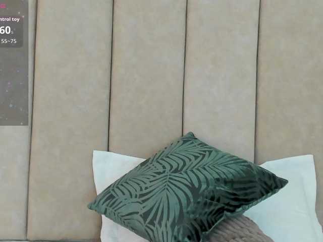 zahiira's BongaCams show and profile