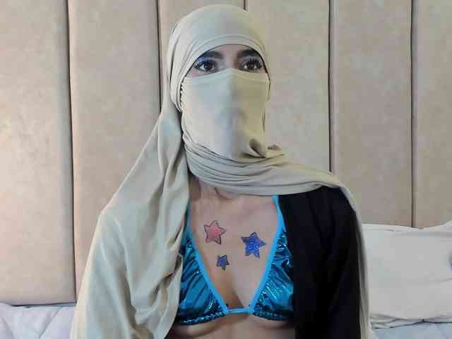 zahiira's webcam live show