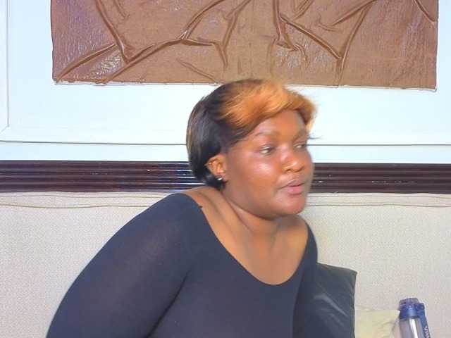 Innnie's BongaCams show and profile