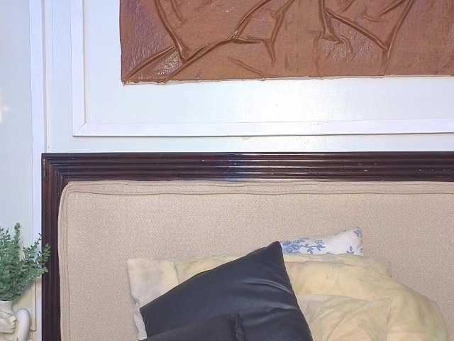 Innnie's BongaCams show and profile