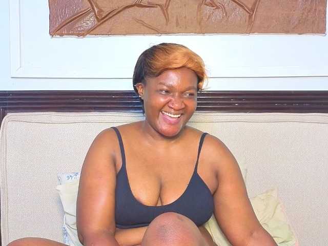 Innnie's BongaCams show and profile