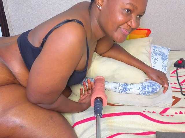 Innnie's BongaCams show and profile