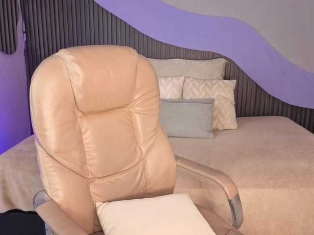 Nicolle-mariee's BongaCams show and profile