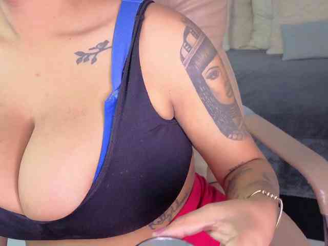 Nicolle-mariee Nicolle-mariee