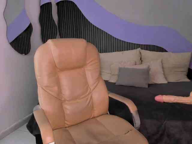 Nicolle-mariee Nicolle-mariee