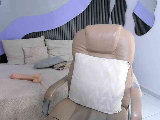 Nicolle-mariee Nicolle-mariee