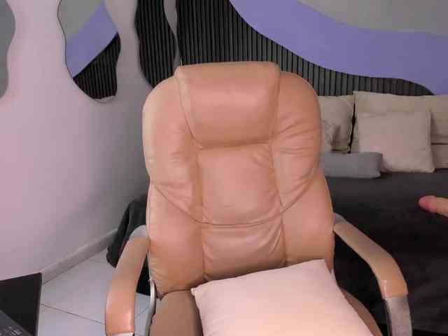 Nicolle-mariee Nicolle-mariee