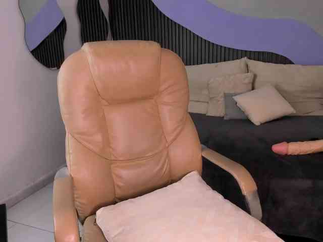 Nicolle-mariee Nicolle-mariee