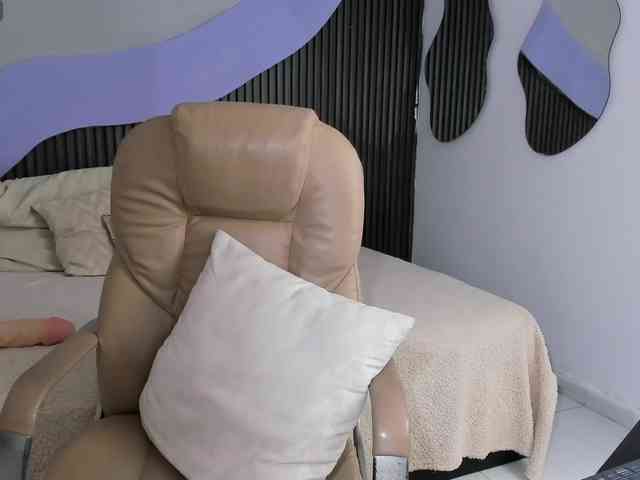 Nicolle-mariee Nicolle-mariee