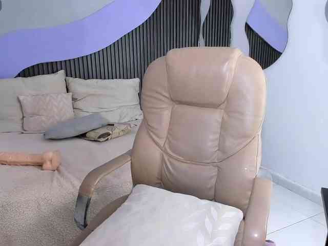 Nicolle-mariee Nicolle-mariee