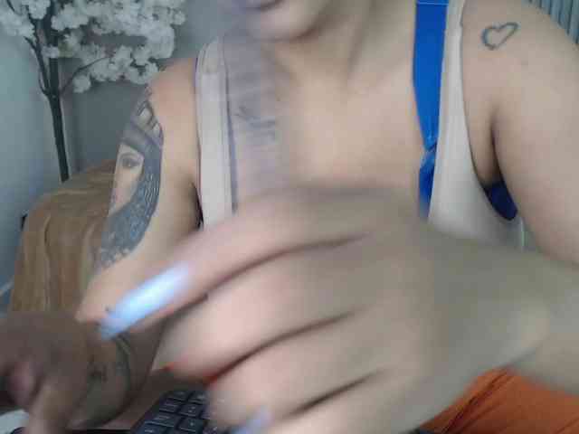 Nicolle-mariee Nicolle-mariee