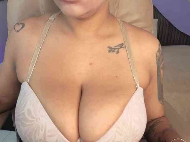 Nicolle-mariee Nicolle-mariee