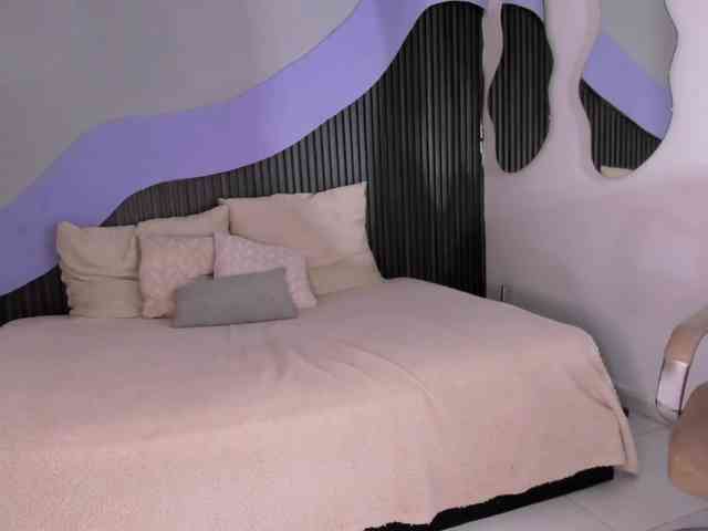 Nicolle-mariee Nicolle-mariee