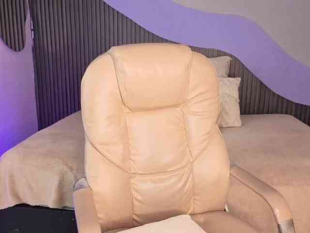 Nicolle-mariee Nicolle-mariee