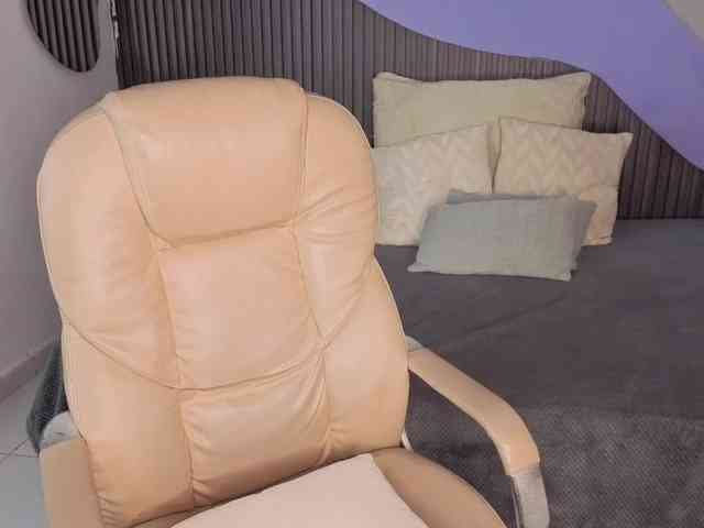 Nicolle-mariee Nicolle-mariee